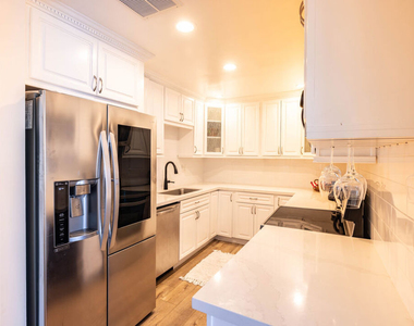723 Palisades Beach Road - Photo Thumbnail 11