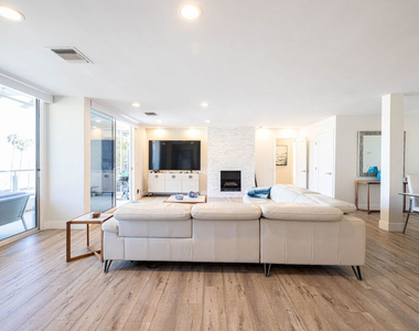 723 Palisades Beach Road - Photo Thumbnail 4