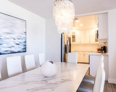 723 Palisades Beach Road - Photo Thumbnail 9