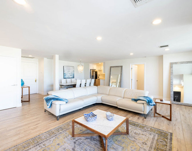 723 Palisades Beach Road - Photo Thumbnail 2