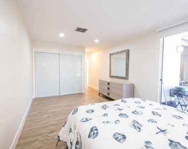 723 Palisades Beach Road - Photo Thumbnail 21