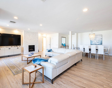 723 Palisades Beach Road - Photo Thumbnail 3