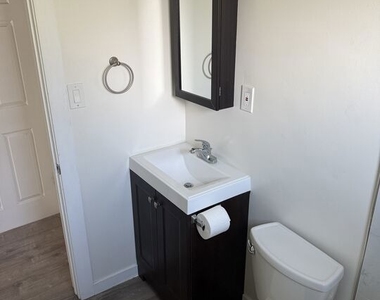 5315 Virginia Avenue - Photo Thumbnail 11