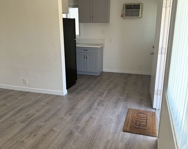 5315 Virginia Avenue - Photo Thumbnail 4