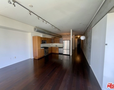 1100 S Hope Street - Photo Thumbnail 6