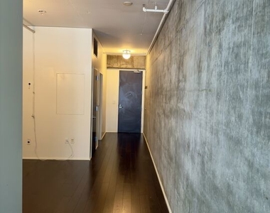 1100 S Hope Street - Photo Thumbnail 5
