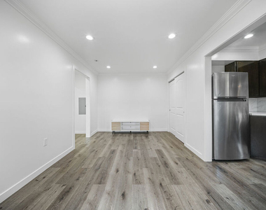 238 Thorne Street - Photo Thumbnail 2