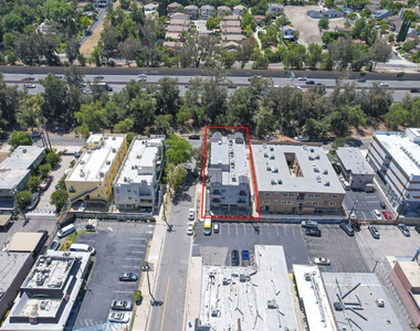 22705 Del Valle Street - Photo Thumbnail 18