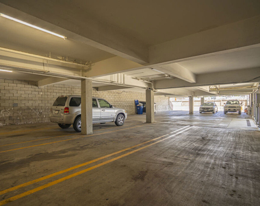 22705 Del Valle Street - Photo Thumbnail 15