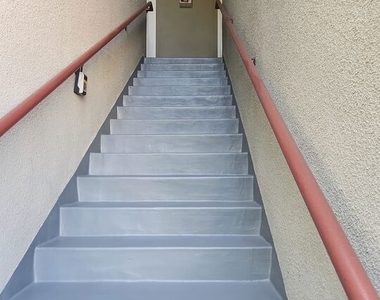 22705 Del Valle Street - Photo Thumbnail 4