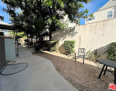 470 S Mariposa Avenue - Photo Thumbnail 12