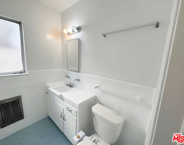 470 S Mariposa Avenue - Photo Thumbnail 7