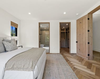 12527 Huston Street - Photo Thumbnail 16