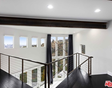 1885 Sunset Plaza Drive - Photo Thumbnail 12