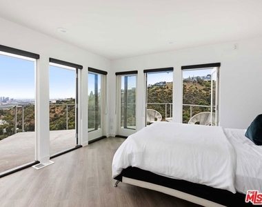 1885 Sunset Plaza Drive - Photo Thumbnail 9