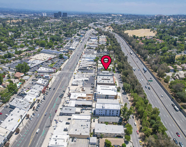 22705 Del Valle Street - Photo Thumbnail 12