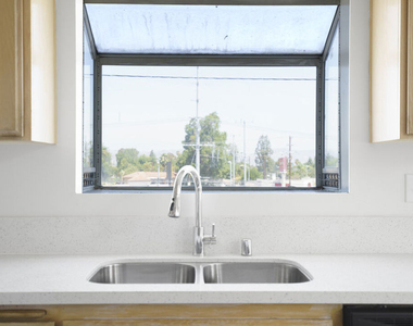 22705 Del Valle Street - Photo Thumbnail 6