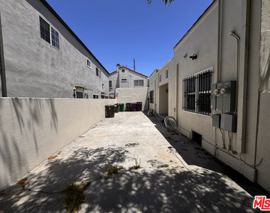 1100 Saint Louis Avenue - Photo Thumbnail 12