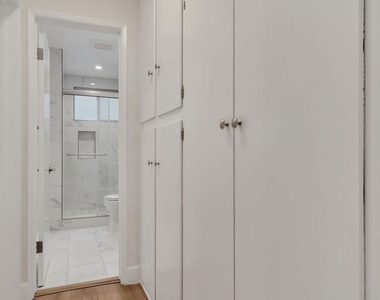 220 S Gale Drive - Photo Thumbnail 7