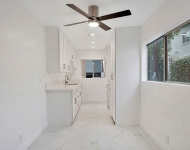 220 S Gale Drive - Photo Thumbnail 2