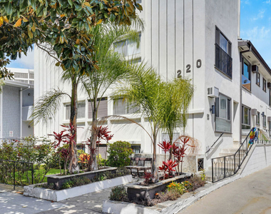 220 S Gale Drive - Photo Thumbnail 15