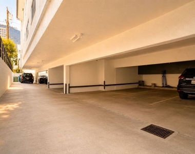220 S Gale Drive - Photo Thumbnail 18