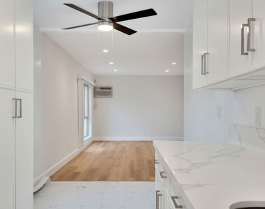 220 S Gale Drive - Photo Thumbnail 5