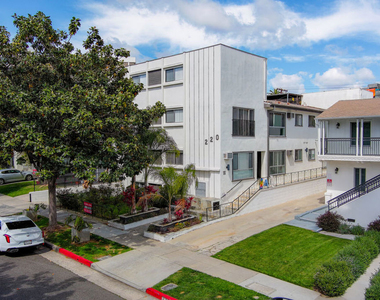 220 S Gale Drive - Photo Thumbnail 16