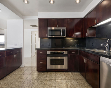 10445 Wilshire Boulevard - Photo Thumbnail 10