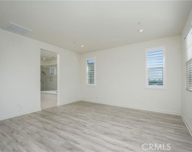 7365 Autumn Court - Photo Thumbnail 5