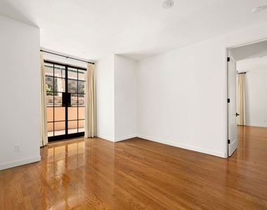 333 Dalehurst Avenue - Photo Thumbnail 10