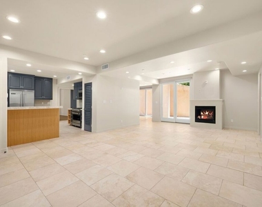 16123 W Sunset Boulevard - Photo Thumbnail 2