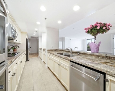 10660 Wilshire Boulevard - Photo Thumbnail 22