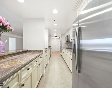 10660 Wilshire Boulevard - Photo Thumbnail 25
