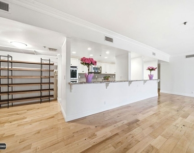 10660 Wilshire Boulevard - Photo Thumbnail 20