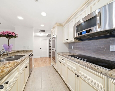 10660 Wilshire Boulevard - Photo Thumbnail 27