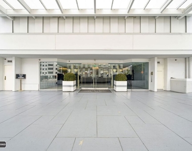 10660 Wilshire Boulevard - Photo Thumbnail 5