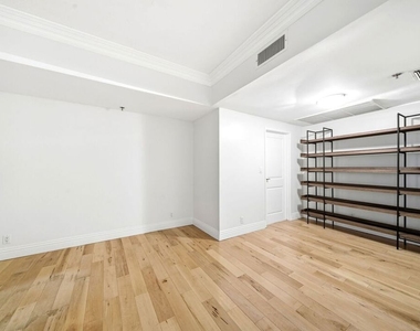 10660 Wilshire Boulevard - Photo Thumbnail 30