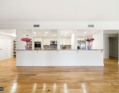 10660 Wilshire Boulevard - Photo Thumbnail 19