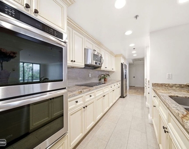10660 Wilshire Boulevard - Photo Thumbnail 23