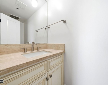 10660 Wilshire Boulevard - Photo Thumbnail 56