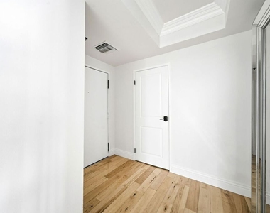 10660 Wilshire Boulevard - Photo Thumbnail 16