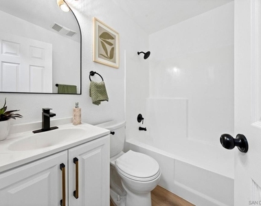 6735 Amherst - Photo Thumbnail 13
