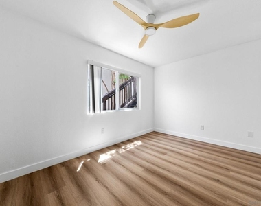 6735 Amherst - Photo Thumbnail 15
