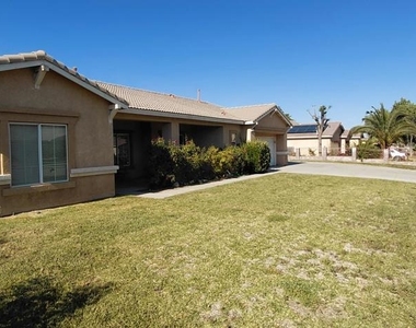 1523 Bryan Street - Photo Thumbnail 5