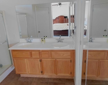 1523 Bryan Street - Photo Thumbnail 33