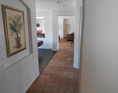 1523 Bryan Street - Photo Thumbnail 7