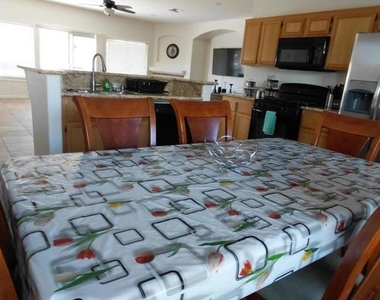 1523 Bryan Street - Photo Thumbnail 9