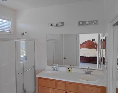1523 Bryan Street - Photo Thumbnail 34