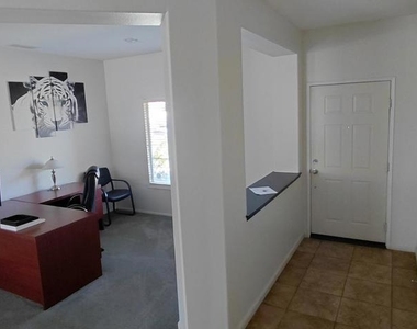 1523 Bryan Street - Photo Thumbnail 6